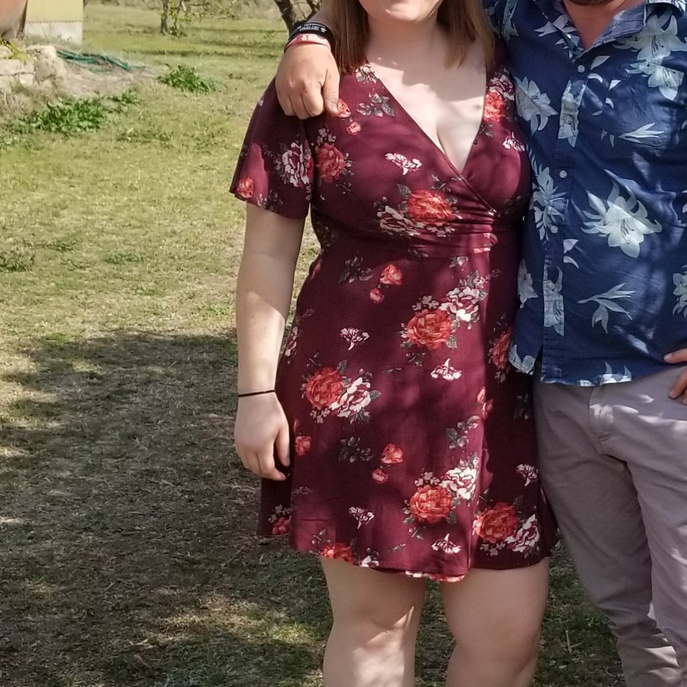 Maroon floral dress - Picture 6 of 6